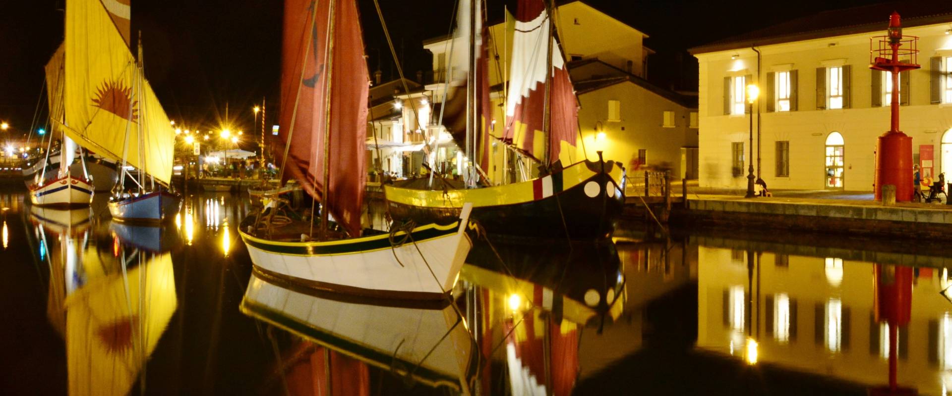 Porto canale di notte foto di Paola Focacci